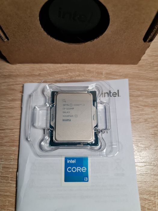 Процессор Intel Core i3-12100f