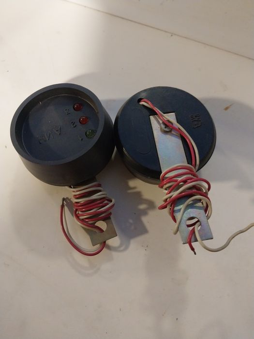 Продам  індікатори  напряженія