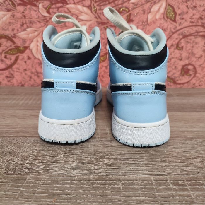 Кросівки Nike Air Jordan 1 Mid Ice Blue Gs Light Blue size 39/24.5