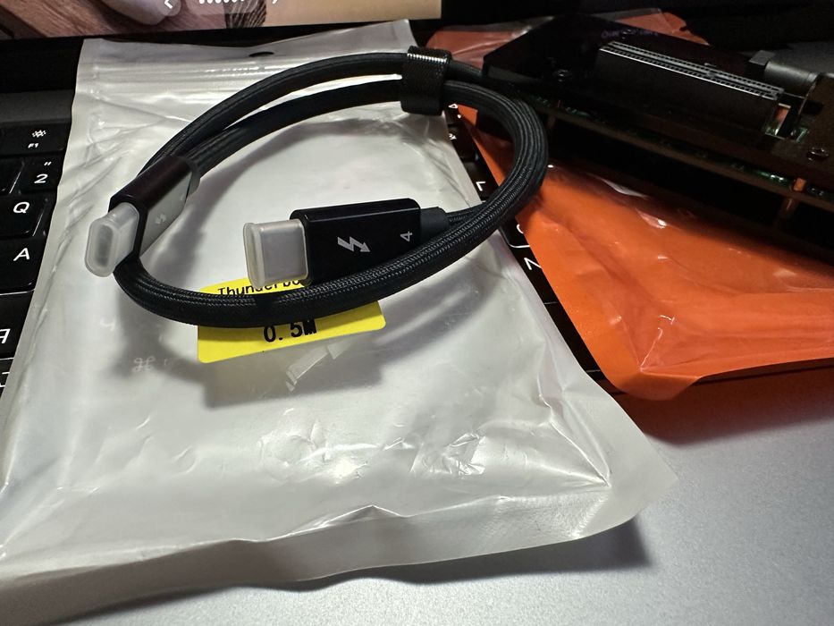 Адаптер / Док-станция внешняя eGPU (USB4 / Thunderbolt 4 к PCIe x4) + Кабель TB4
