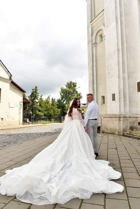 Весільна сукня для нареченої