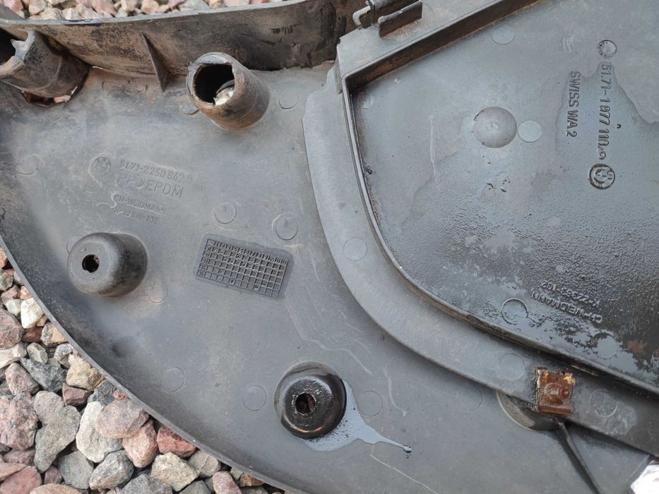 BMW E36 / M3 ORYGINALNE Dolne trójkąty zderzaka M-pakiet M TECHNIC OEM