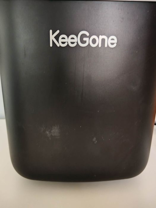 Kostkarka do lodu KeeGone