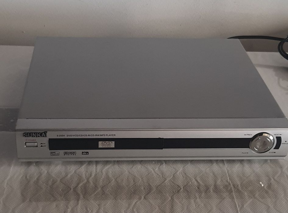 DVD/CD Player. Used.64729952614018121