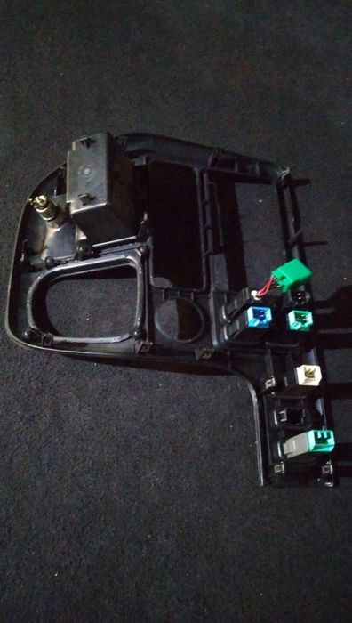 Consola Central Kia Carnival I (Up)