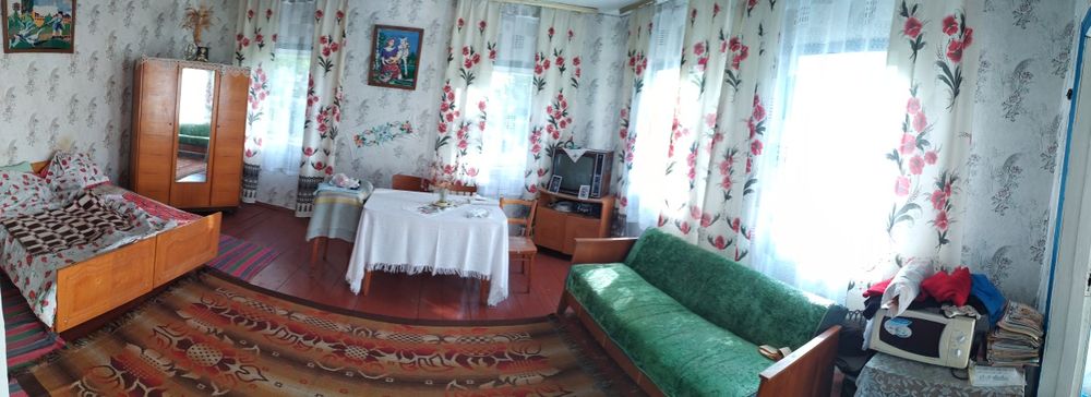 Будинок з ділянкою 100 соток