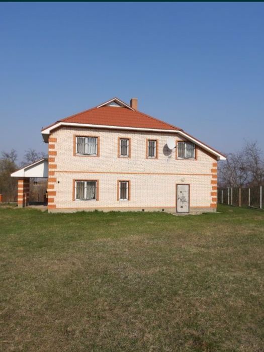 Капітальний будинок для життя та трофейної риболовлі — с. Лящівка