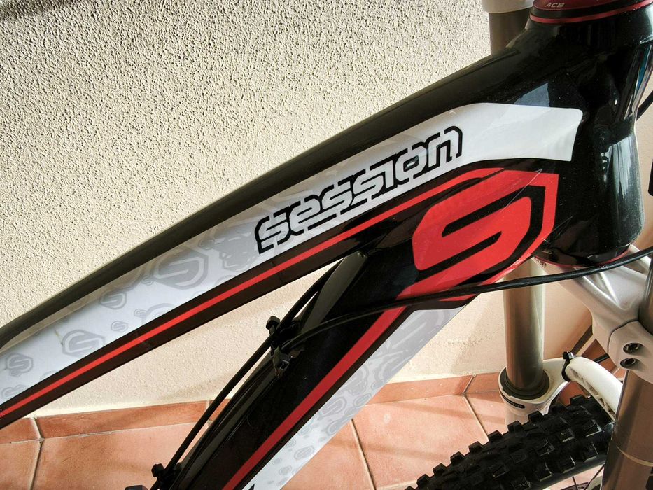 Vendo Bicicleta de Montanha Trek session 8 usada