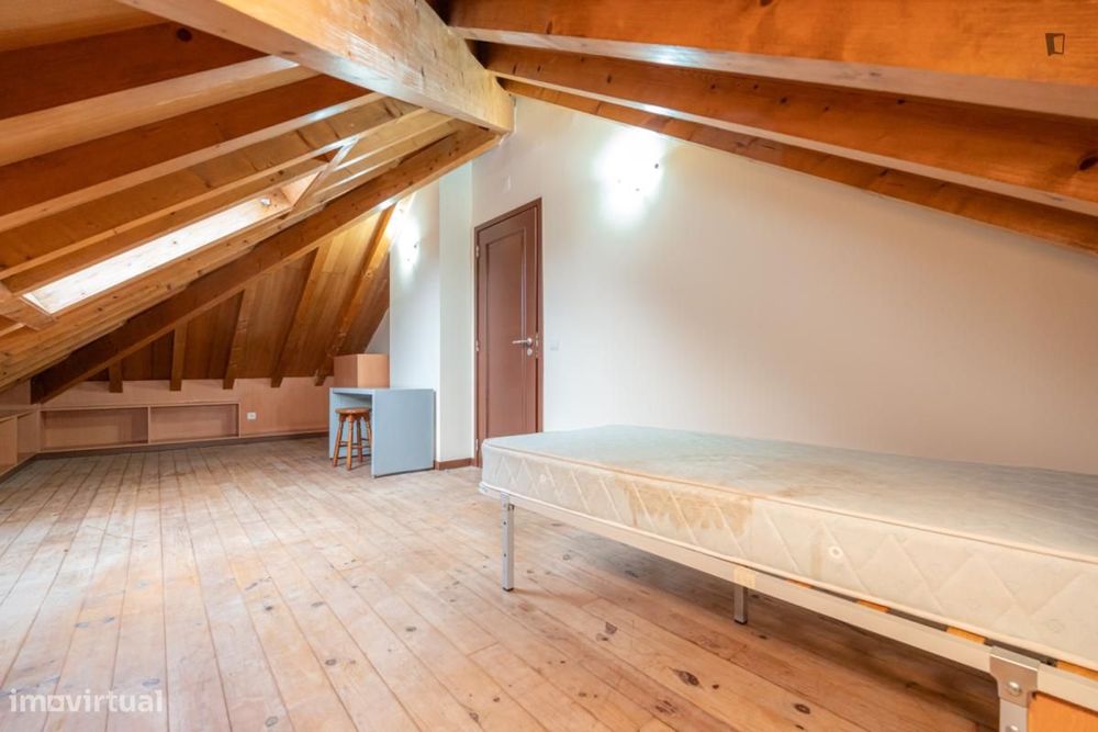 Quarto - localizado em São Martinho de Bispo Coimbra