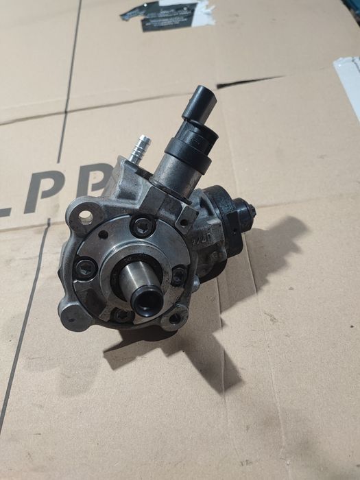 Pompa wtryskowa  BMW E90 E91 E60 E61 e87 n47  d20a b20c 177 km 143 km