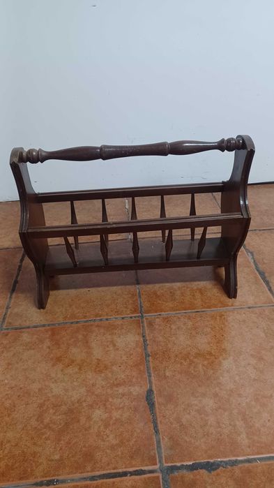Porta Revistas em madeira estilo clássico