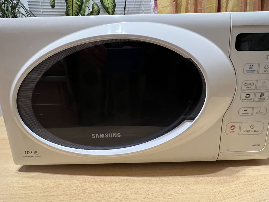Мікрохвильова піч Samsung MW83GR