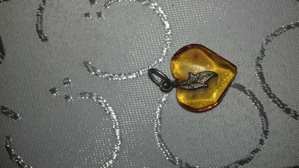 Sprzedam biżuterię.