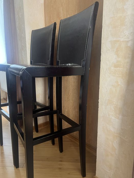 Стільці барні