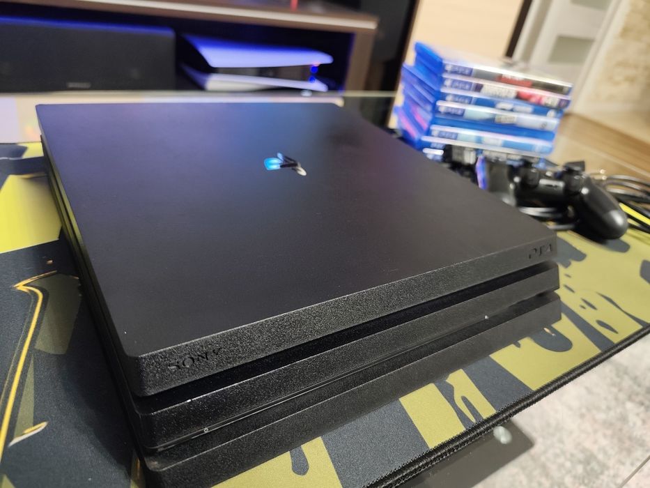 PlayStation 4 Pro Pad+gry