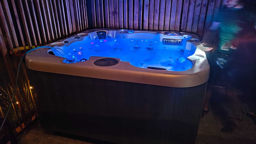 Jacuzzi ogrodowe , wanna spa , hydromasaż - Balboa , Gecko , Sundance