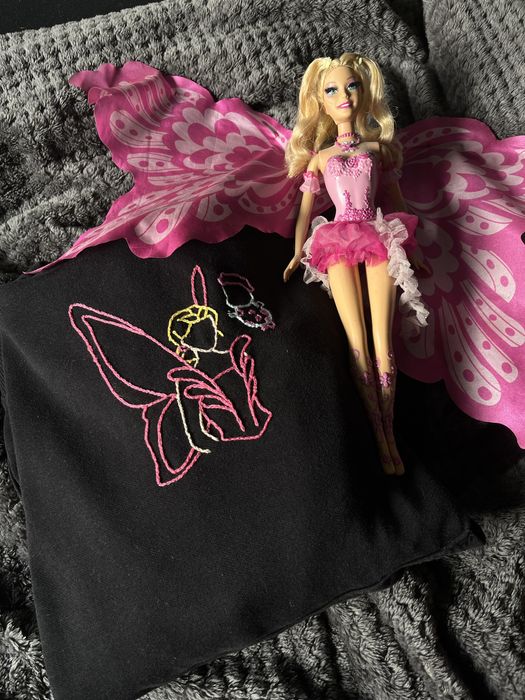 Czarna bluza z kapturem haftowana barbie wróżkolandia