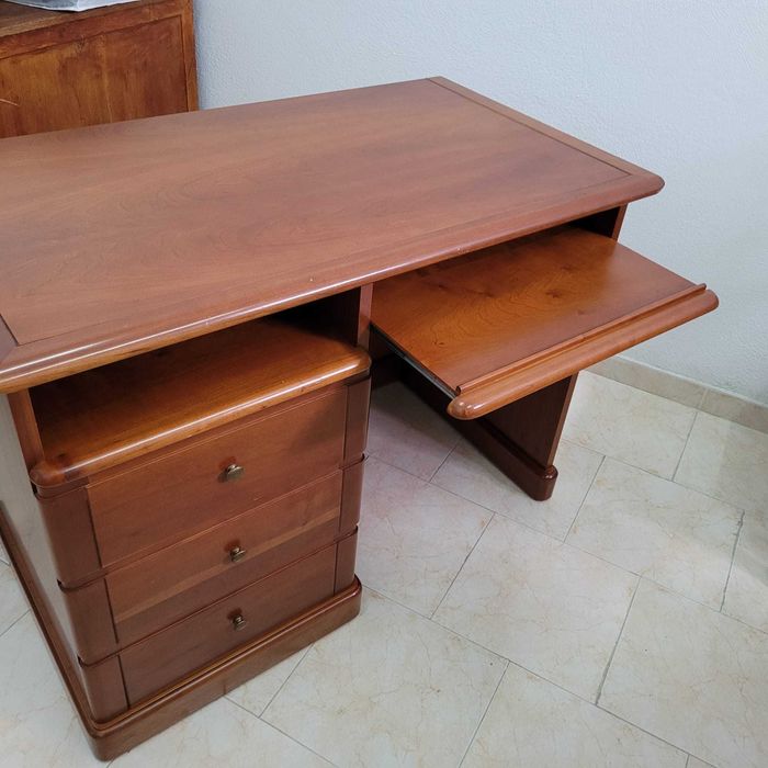 Secretária para PC - Madeira Mogno