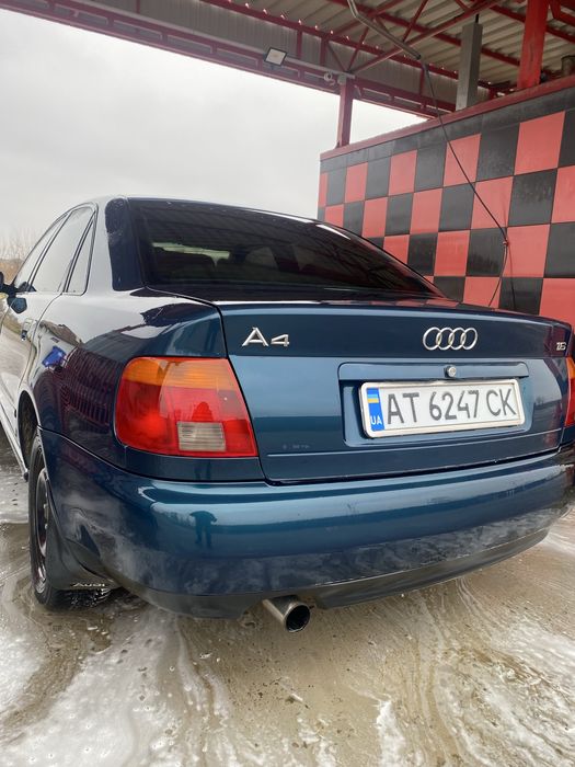 Продам Audi A4 B5 1.6