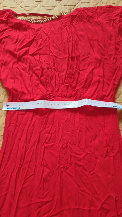 Czerwona piękna sukienka wizytowa