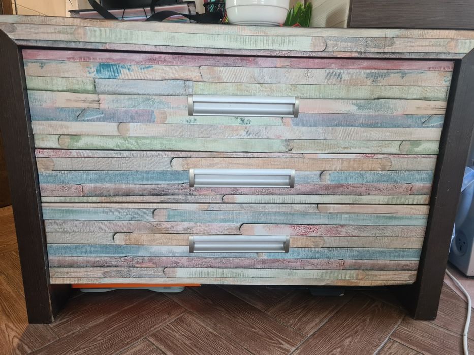 Меблі, шкаф купе, туалетный столик, комод.