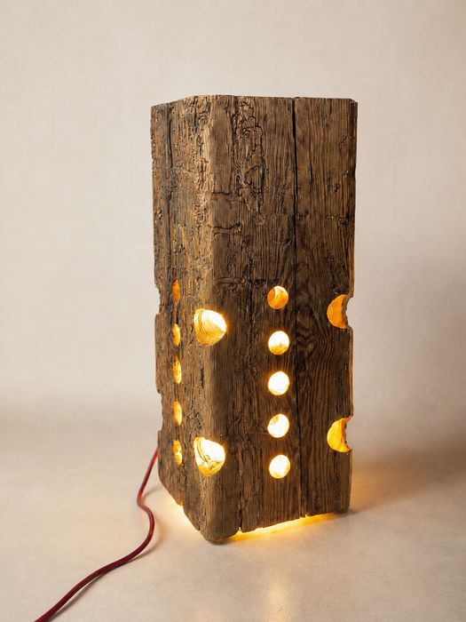 Lampa z charakterem – lampa z naturalnego drewna