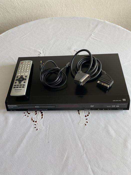 Odtwarzacz DVD Panasonic S-295, plus filmy DVD