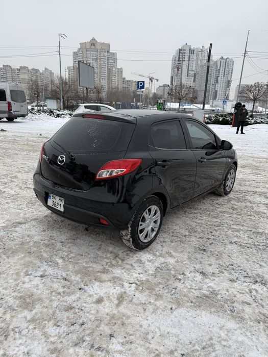 Мазда 2 автомат 2011 Mazda 2