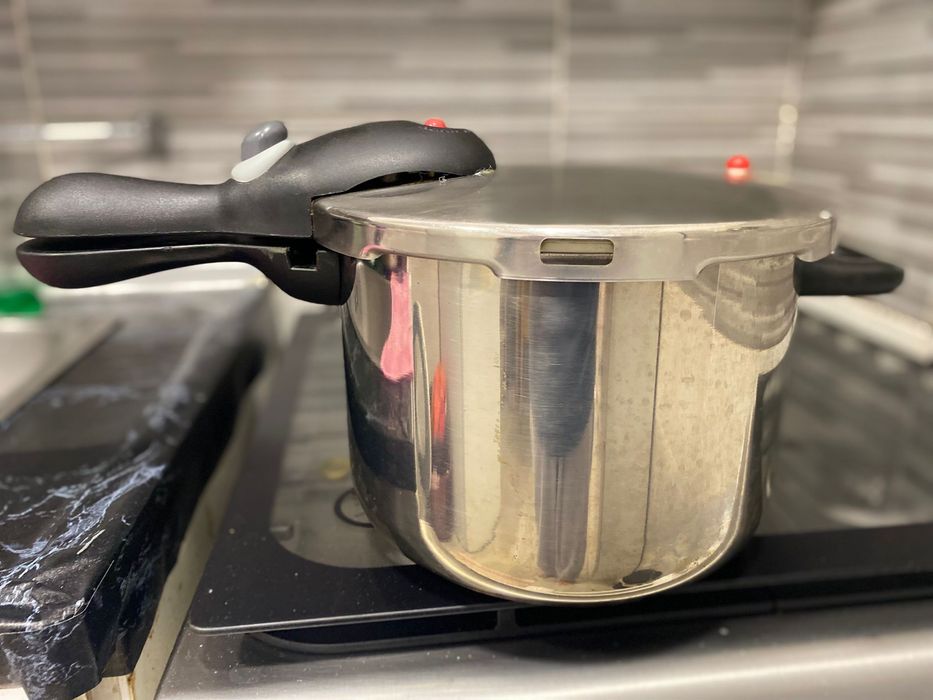 Panela de pressão grande