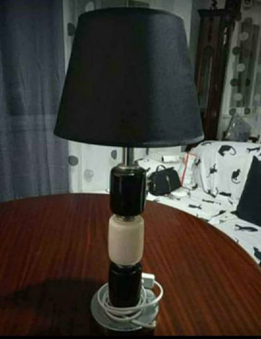 Candeeiro de Mesa em Ceramica
Oferta de Abajur vermelho
Comprado na Lo