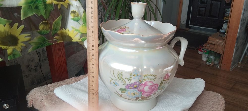 Продам  фигурки, Киндеры пчелки, миньены.