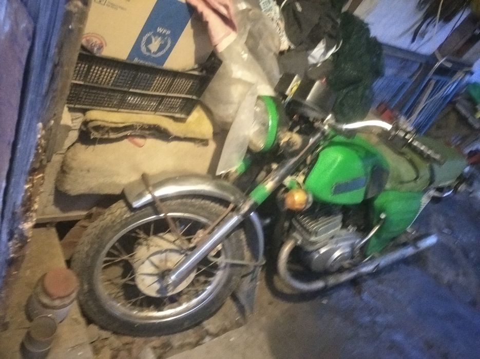 Продаю срочно 8000