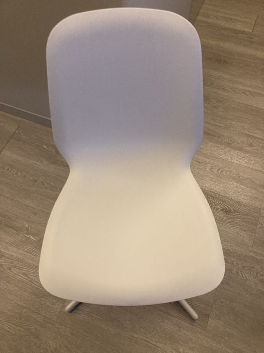 Vendo mesa e cadeira de oferta