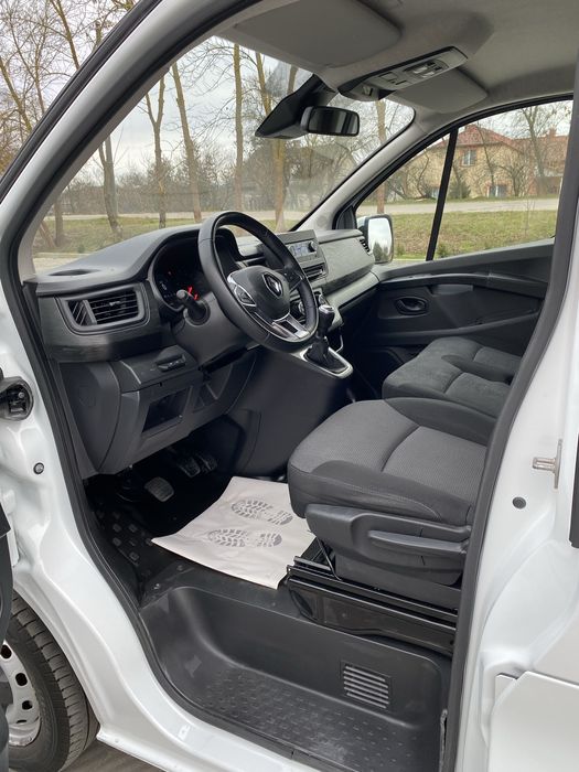 Продам Renault trafic 2022