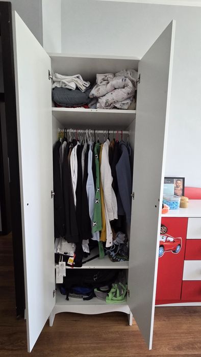 Sprzedam meble dla chłopca, łóżka, szafa, regał