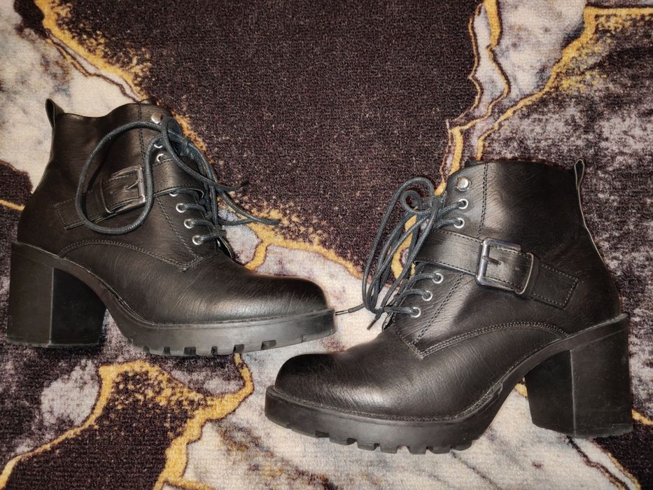 Buty jesienno-zimowe na obcasie