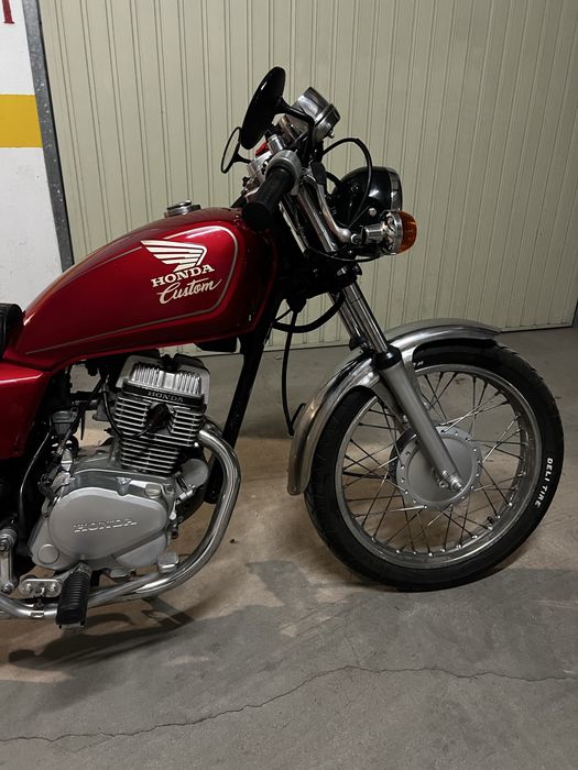 Honda CM 125 Custom