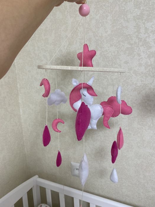 Мобіль дитячий підвісний в гарному стані