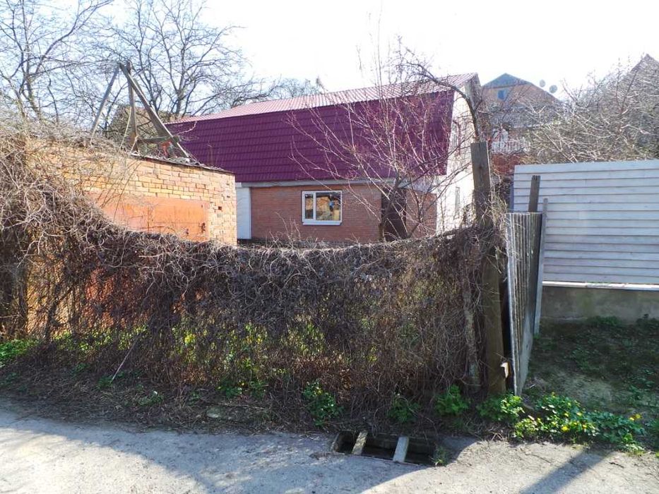 Продам будинок 300 кв.м., 2 поверхи в центрі Полтави, пер. Трудовий 35