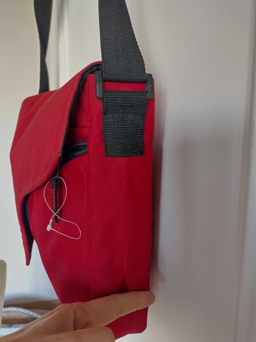 Pasta executiva ExxonMobil vermelha