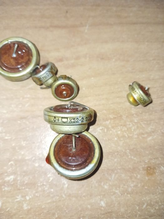 Конденсаторы К52-2,Резисторы ПП3-41