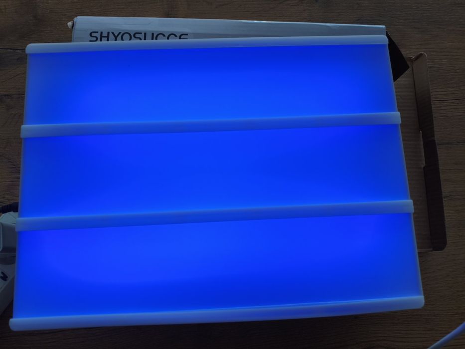 Light box. Nowy. Sterowany pilotem.