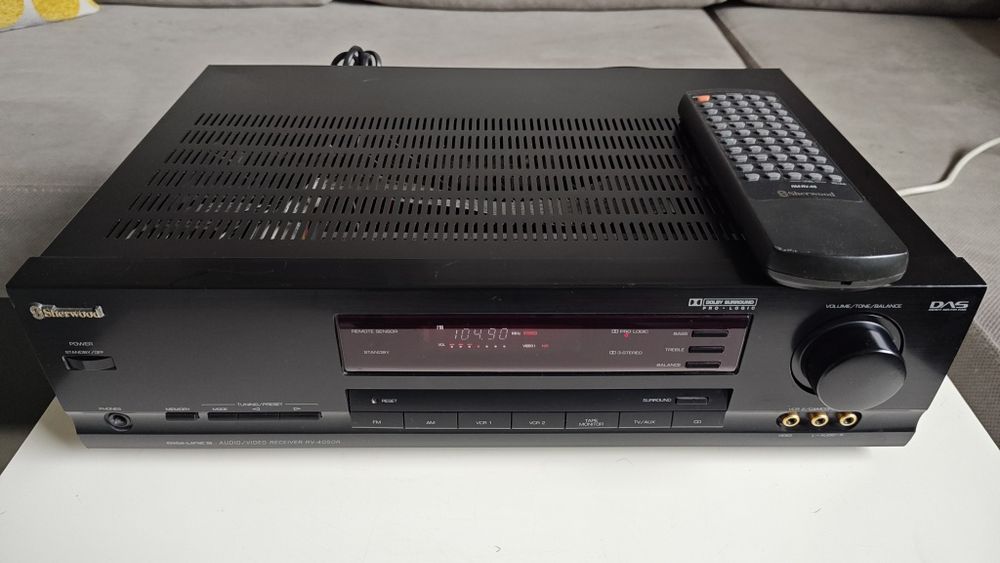 Sherwood  RV-4050R amplituner AV, Dolby Pro-Logic. Pilot.