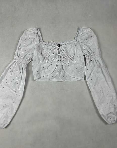 biała koszula bluzka wiązana biała z bufiastymi rękawami crop top