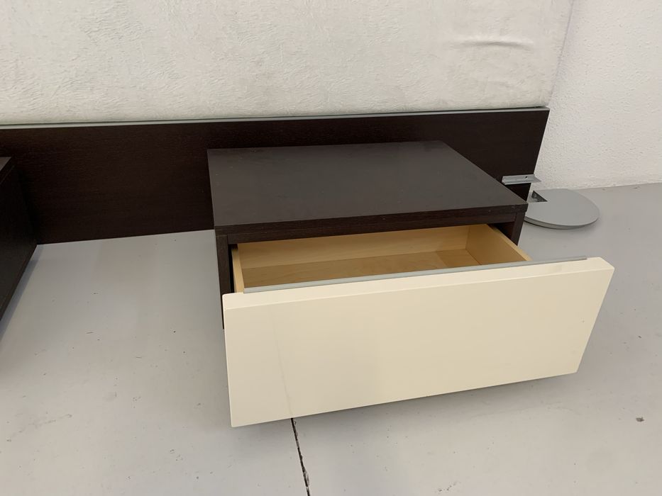 Conjunto EBANIS cabeceira e mesas de cabeceira