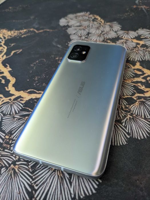 Asus Zenfone 8 128/8 Gb (uszkodzona warstwa dotykowa)