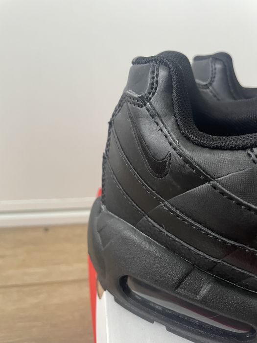 Nike Air Max 95 Pretos – Tamanho 41