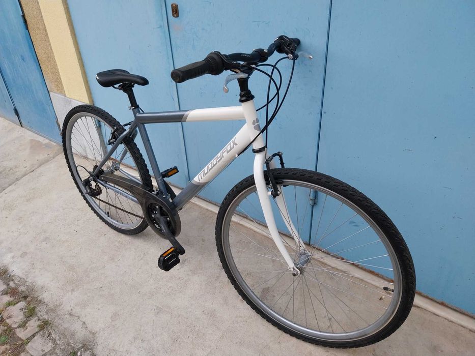 Bicicleta em aluminio roda 28 pouco uso pronta a pedalar