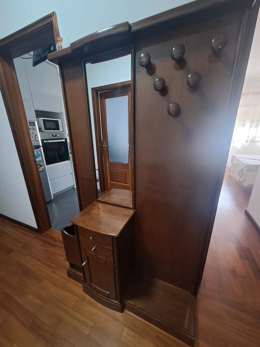 Móvel entrada com espelho e bengaleiro