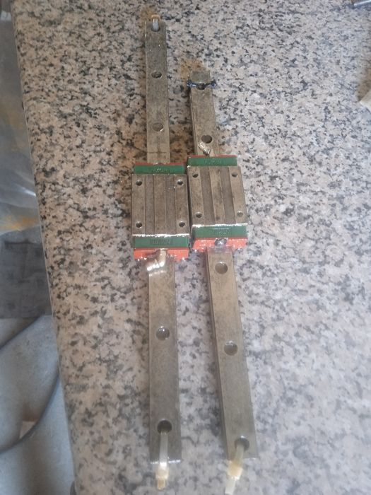Vendo guia Linear hiwin 20mm com 940mm
